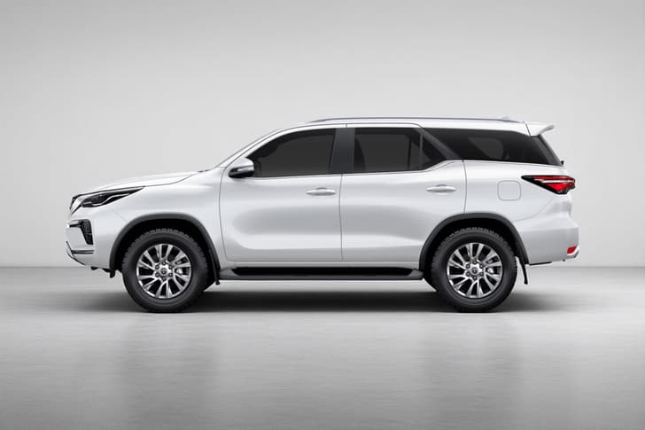 Toyota Fortuner Color White Pearl Crystal Shine Toyota Fortuner Color White Pearl Crystal Shine